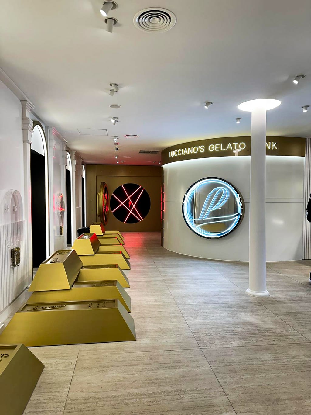Interiorismo Lucciano's Gelato